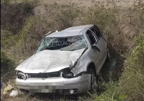 Mulher morre e quatro ficam feridos em capotamento na AL-220, em Piranhas