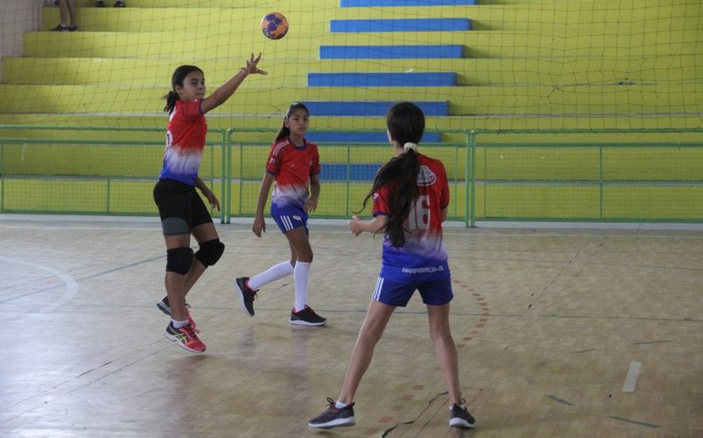 Jogos Escolares: Handebol é a atração do terceiro dia de disputas no Ginásio João Paulo II