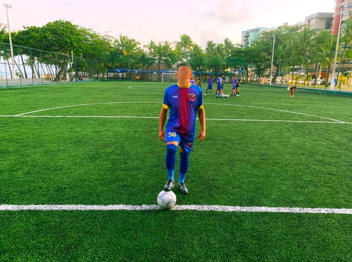 Uma nova chance: Jovem em cumprimento de medida socioeducativa reconstrói os sonhos através do futebol P