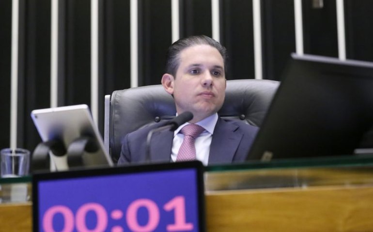 Motta destaca ampliação da licença-paternidade como avanço para famílias brasileiras