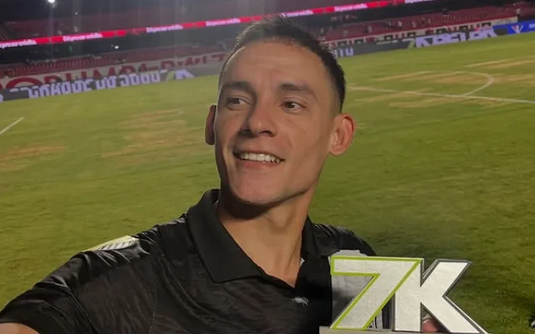 Ponte Preta renova contrato do atacante Éverton Brito