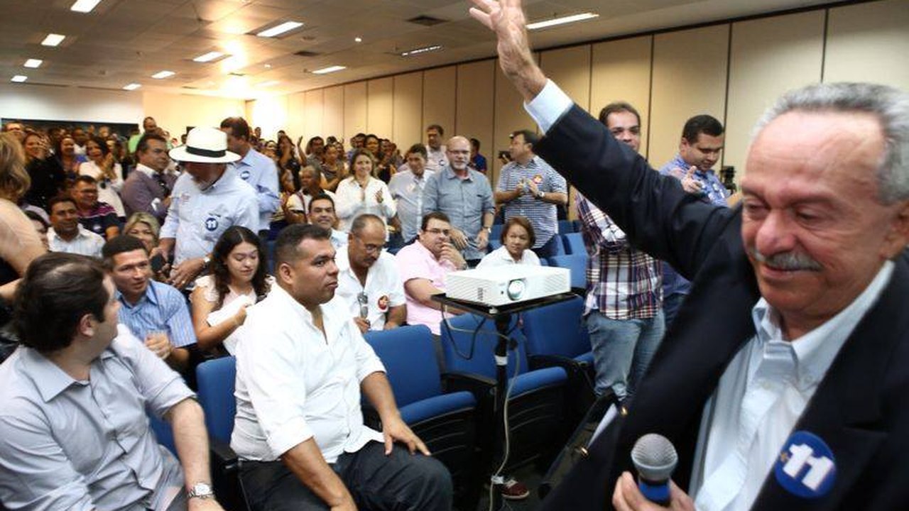 Sob aplausos, Biu participa de sabatina e recebe apoio de prefeitos alagoanos