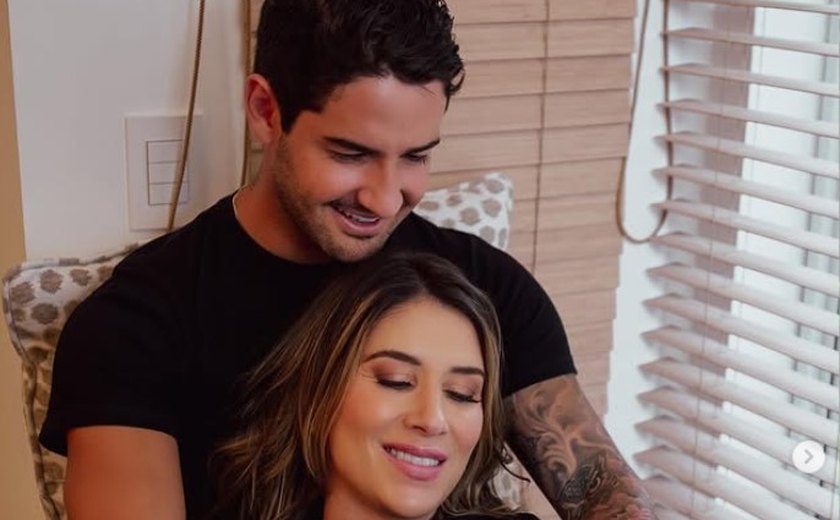 Em retrospectiva, Pato mostra fotos de filho com Rebeca Abravanel e relembra Silvio Santos