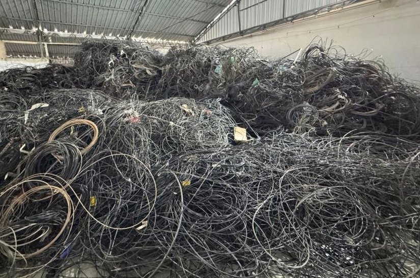 Ação recolhe 255 toneladas de cabos abandonados na capital