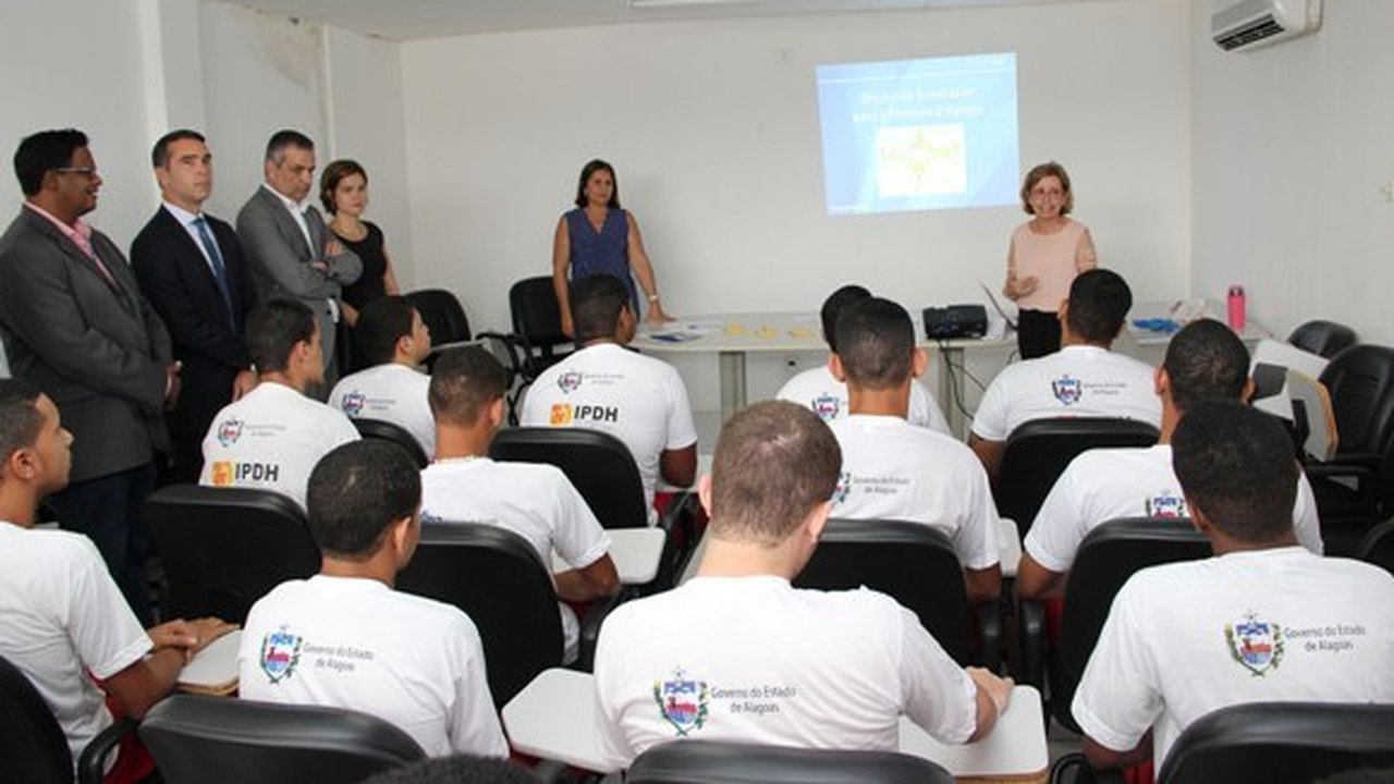 Iniciativa pioneira busca inserir jovens socieducandos no mercado de trabalho