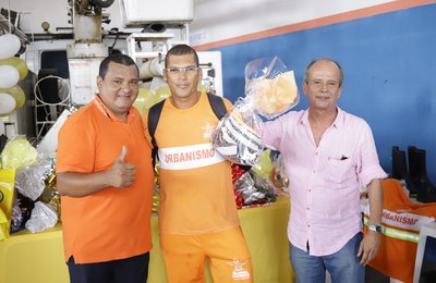 Prefeitura de Palmeira comemora Dia do Gari com festa para os servidores