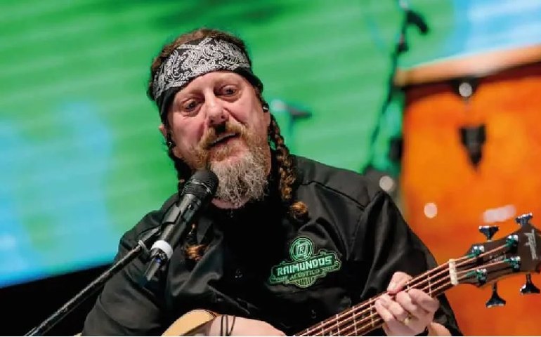 Morre Canisso, 57 anos, baixista dos Raimundos