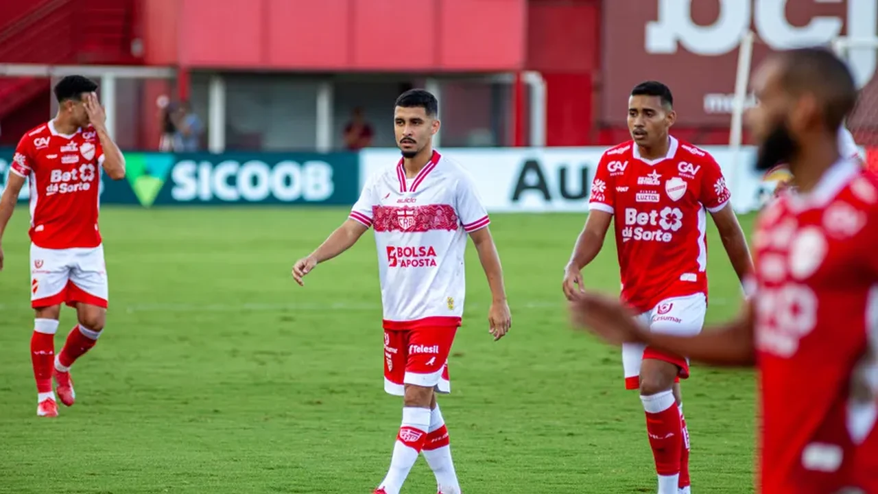 No apagar das luzes: CRB busca empate heroico contra o Vila Nova na estreia da Segundona