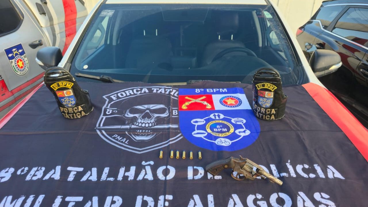 PMAL apreende drogas e arma de fogo durante abordagens no interior