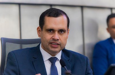 Assembleia aprova projeto do deputado Fernando Pereira que amplia uso de precatórios para quitação de impostos em Alagoas