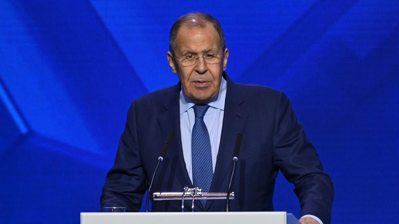 Lavrov chama 'Plano de Manutenção da Paz' da Europa para a Ucrânia de estratagema para rearmar Kiev