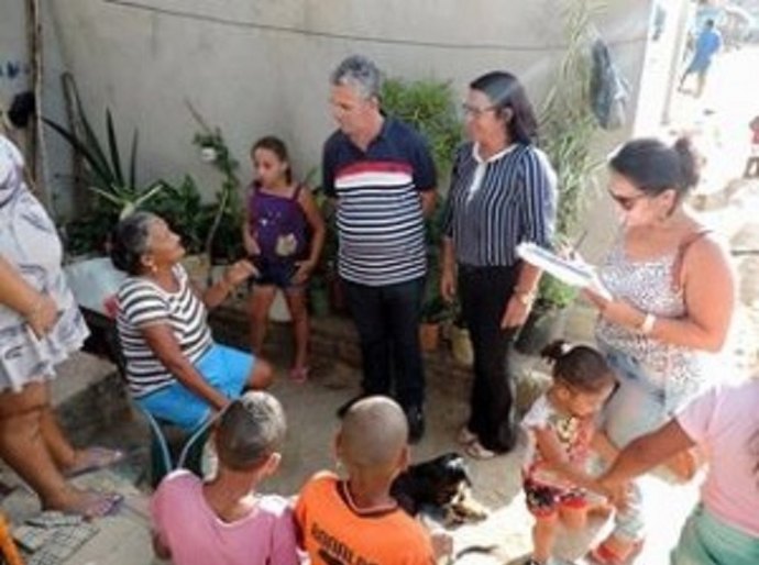 Prefeito de Ibategura visita povoado para retomada das obras