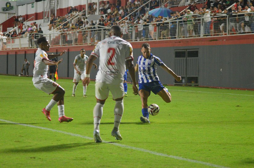 Em jogo morno, CSA empata em 0 a 0 com o Tombense