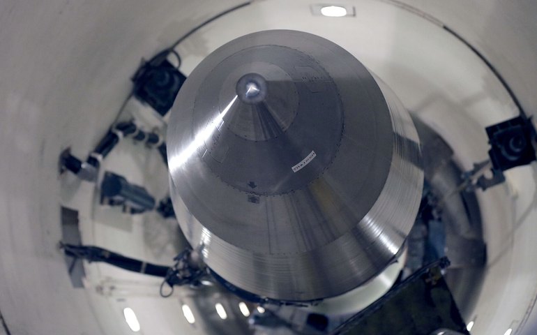 Aumento dos arsenais nucleares do Reino Unido e França intensifica corrida armamentista, alerta Rússia