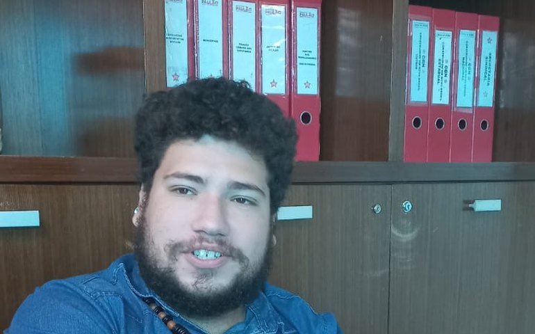 Estudante da Uneal toma posse na direção nacional de universidades públicas da UNE