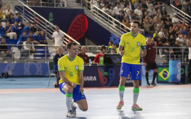 Brasil goleia Cuba na estreia na Copa do Mundo de futsal: 10 a 0