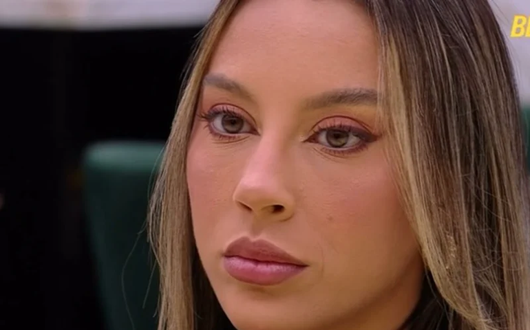 'BBB 25': Renata e Vinicius trocam emojis negativos no Queridômetro após embate no Sincerão