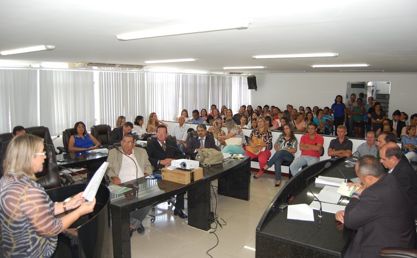 Delmiro: Audiência pública discute criação do Conselho de Educação