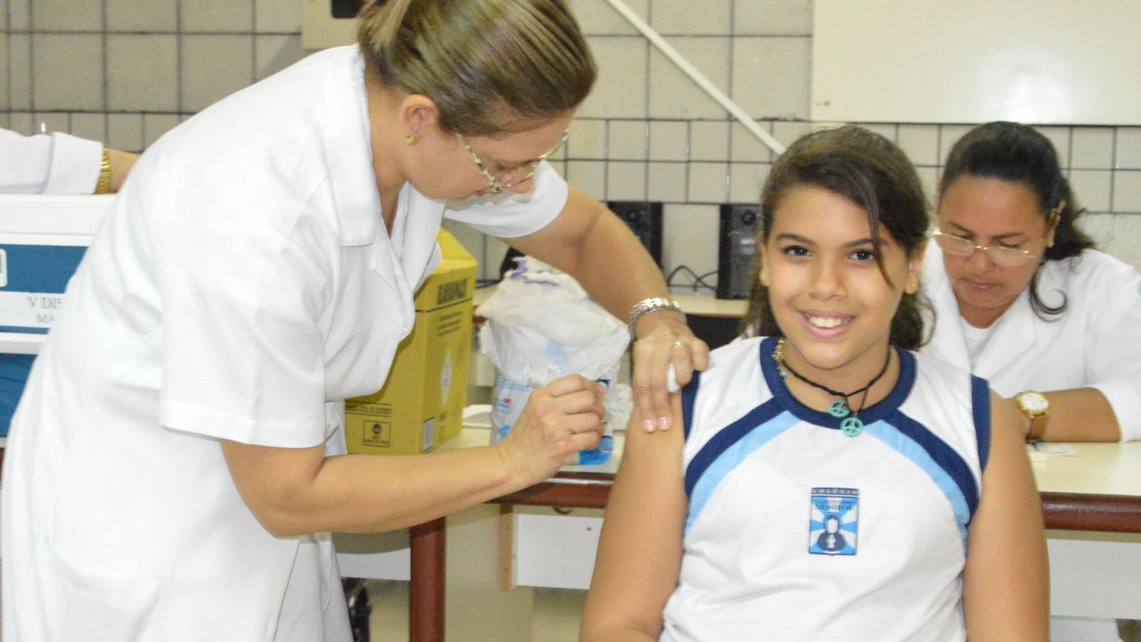 Sesau reforça a importância da vacina contra o HPV para prevenir o câncer de útero