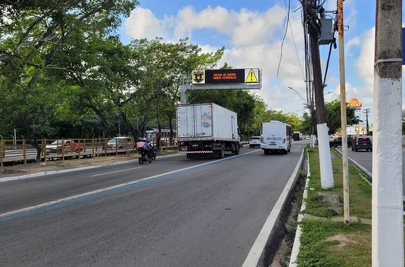 Projeto que libera faixa azul para motoristas de aplicativo avança na Câmara de Maceió