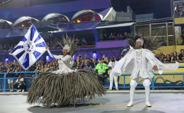 Beija Flor de Nilópolis fez desfile grandioso