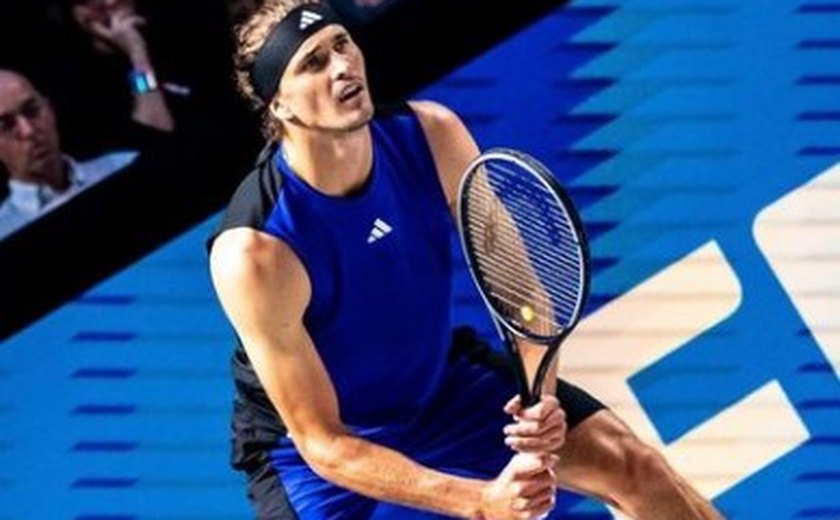 Zverev supera Ruud em duelo pelo topo da chave e fica a um set das semifinais do ATP Finals