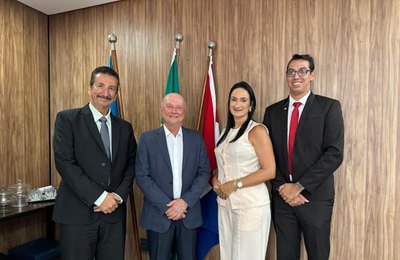 Presidente do TCE/AL recebe representantes do Conselho Regional de Contabilidade