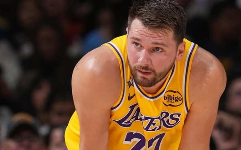 Doncic atinge recorde em reencontro com os Mavericks; Bulls superam Celtics no último segundo