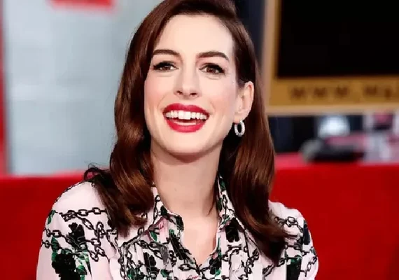 Anne Hathaway surpreende jornalista ao pedir desculpas por 'entrevista horrível' que viralizou