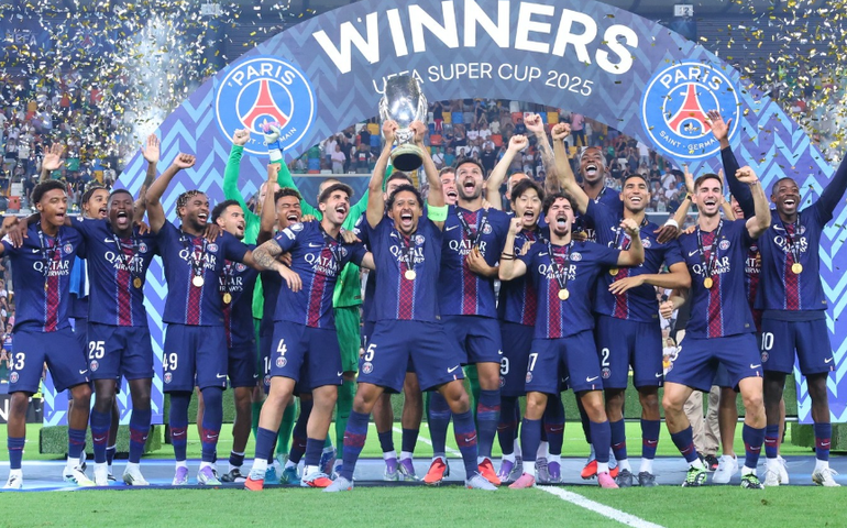 PSG marca duas vezes no fim, leva decisão com Tottenham aos pênaltis e conquista a Supercopa