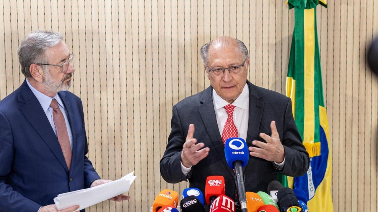 Brasil estuda adotar 'reciprocidade' como resposta a tarifas dos EUA, diz Alckmin, mas nega retaliação