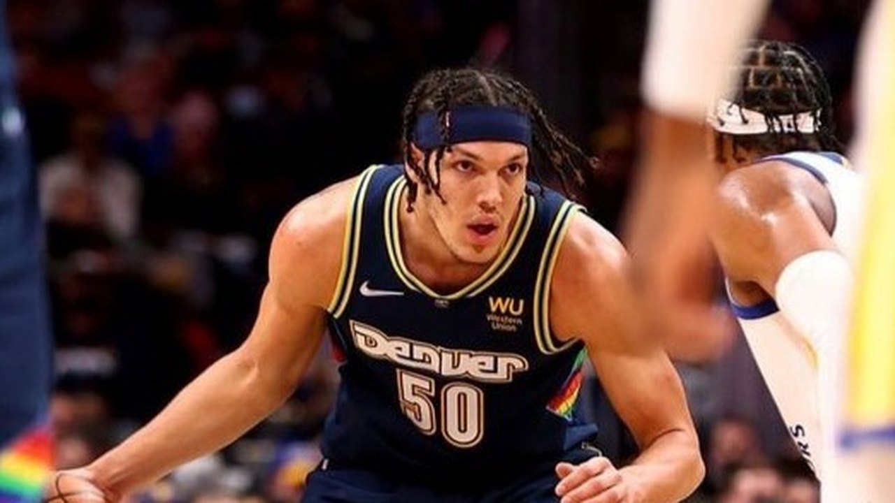 Astro dos Nuggets, Aaron Gordon leva 21 pontos após ser mordido no rosto por cachorro