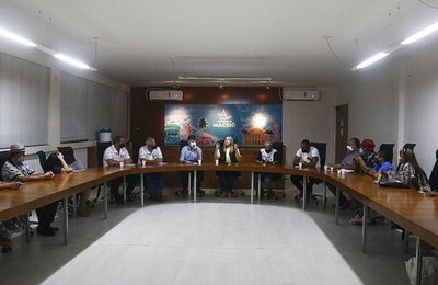 Lideranças culturais são orientadas para realização das inscrições nos editais da Prefeitura