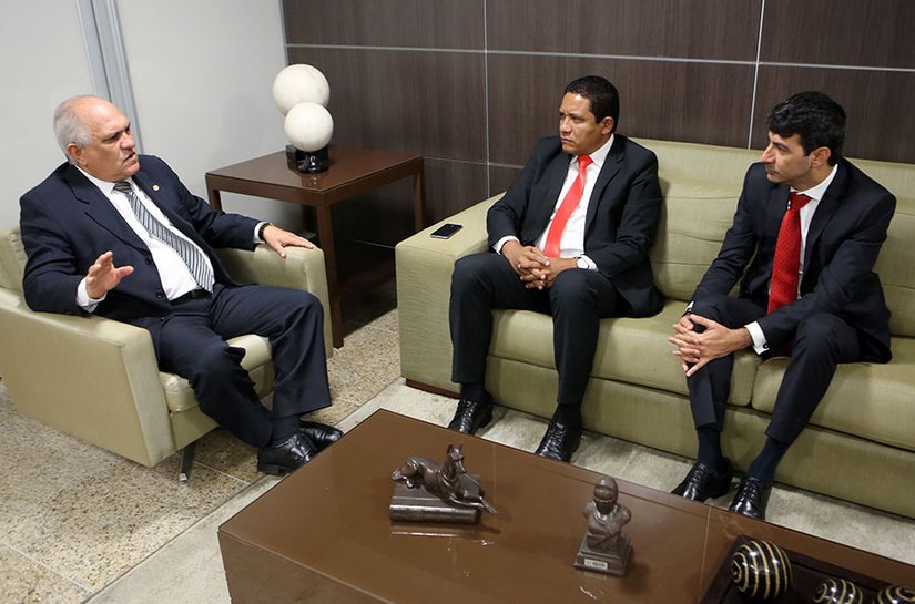Prefeitura de Coruripe inicia projeto de esporte no Conjunto Nelson Costa