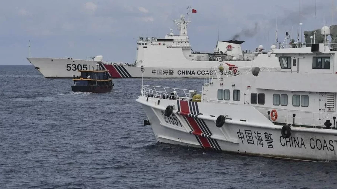 Colisão entre navios da China e Filipinas eleva tensão militar no Pacífico