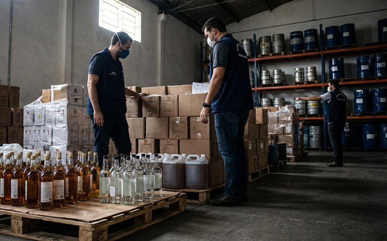 Ministério da Agricultura realiza operação contra comércio ilegal de bebida alcoólica