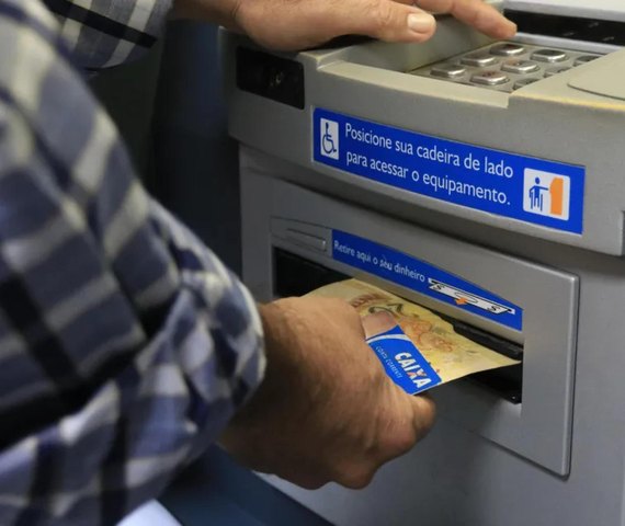 Paulo Dantas antecipa salários dos servidores estaduais para terça-feira (16)