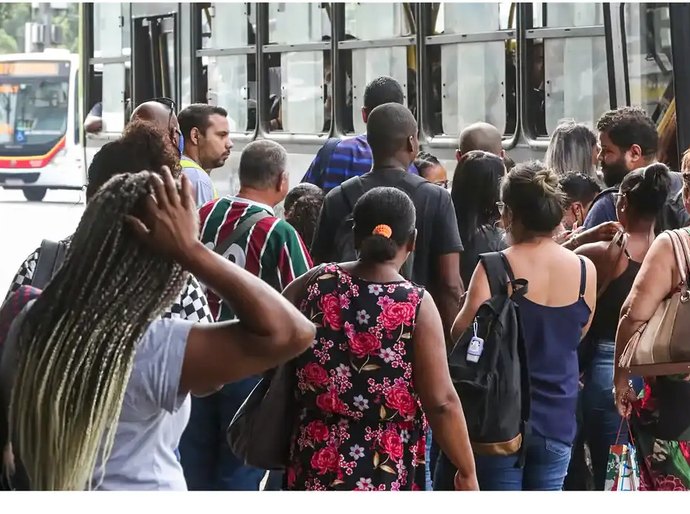Desemprego recua para 6,2% em maio, o menor para o período desde 2012