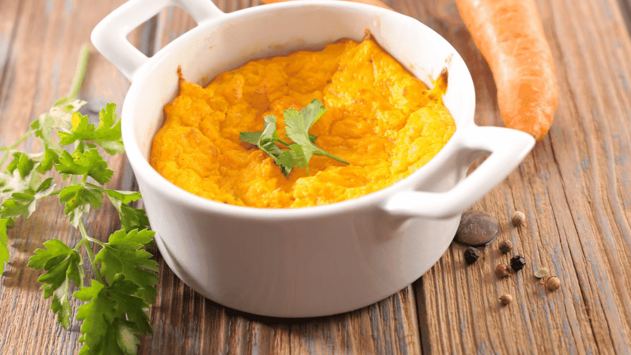 Tem cenoura em casa? Aprenda a fazer um suflê fácil para o jantar