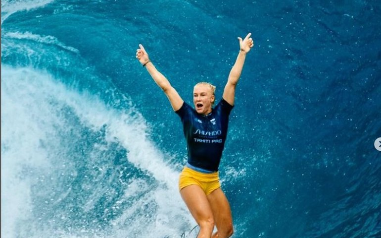 Tati Weston-Webb vence Molly Picklum e Italo arranca virada no início do WSL Finals