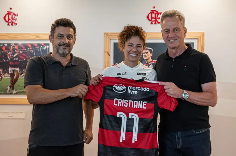 Flamengo anuncia a atacante Cristiane para o futebol feminino