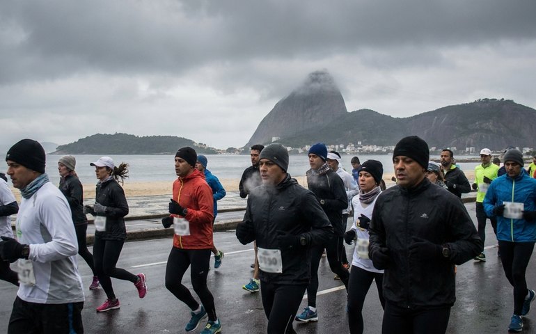 Gelada Maratona do Rio: corredores enfrentam segundo dia mais frio do ano na cidade