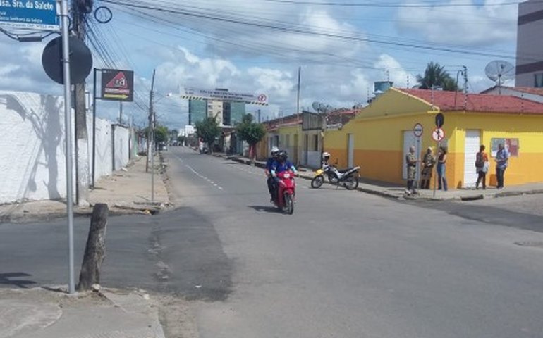Madrugada de intranquilidade: farmácia em Arapiraca é alvo de furto