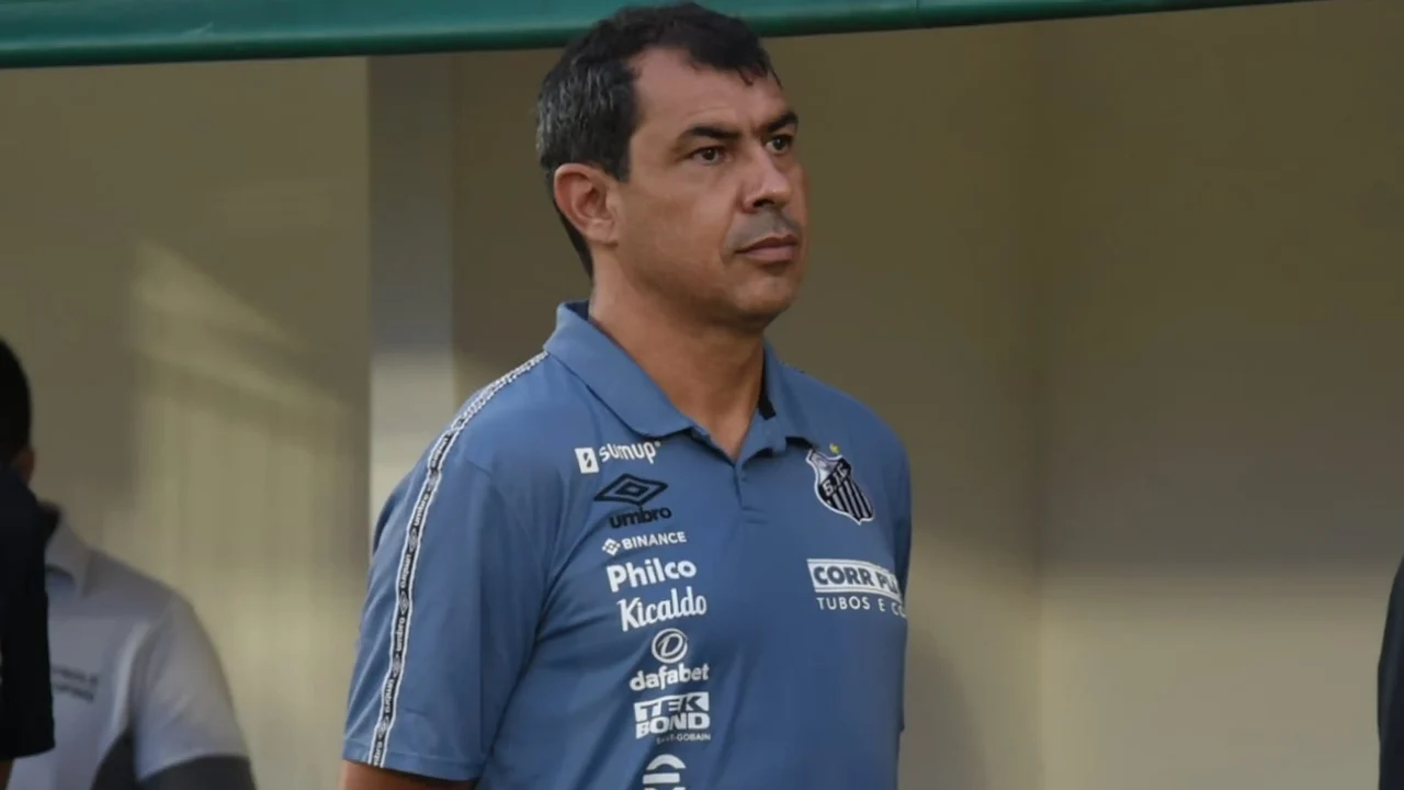 Giuliano tem lesão na panturrilha e deve desfalcar o Santos nas próximas duas semanas
