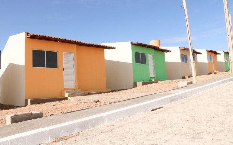 Emoção e gratidão na entrega das primeiras moradias em Senador Rui Palmeira