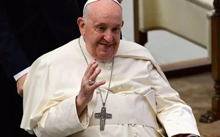 Papa Francisco deixou texto inédito com conselho para casais