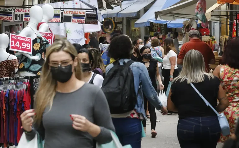 Confiança do consumidor paulista fica estável em julho ante junho, aos 103 pontos, aponta ACSP