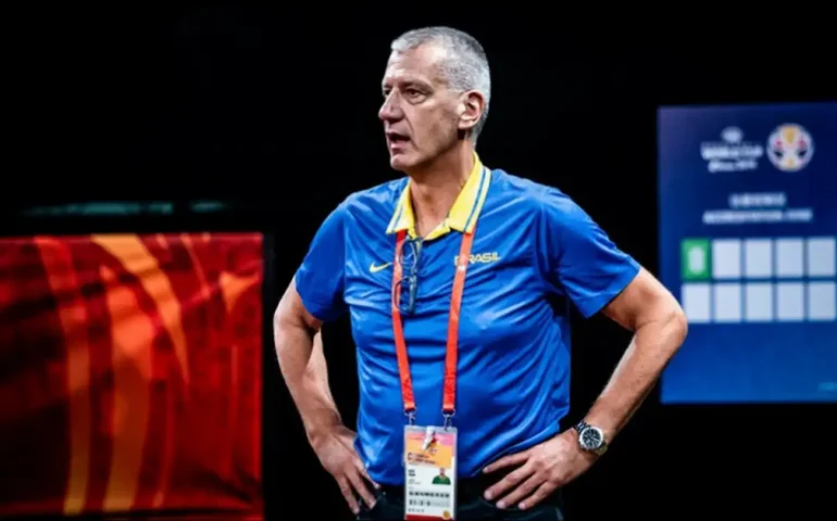 Técnico Petrovic retorna à seleção de basquete com equipe experiente