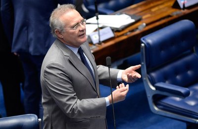 No Senado, Renan volta a criticar exibicionismo de procuradores da Lava Jato