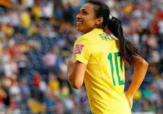 Por que o Campeonato Russo passa na TV brasileira e o futebol feminino, não?